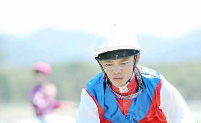 Jockey Marlon Dolendo leads the premiership race. Jockey Marlon Dolendo leads the premiership race.